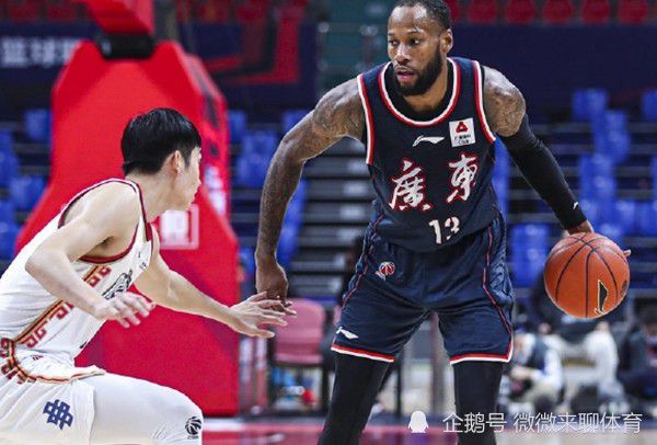 第74分钟，厄德高右路弧顶内切到左路禁区爆射被维尔布鲁根单掌扑出。